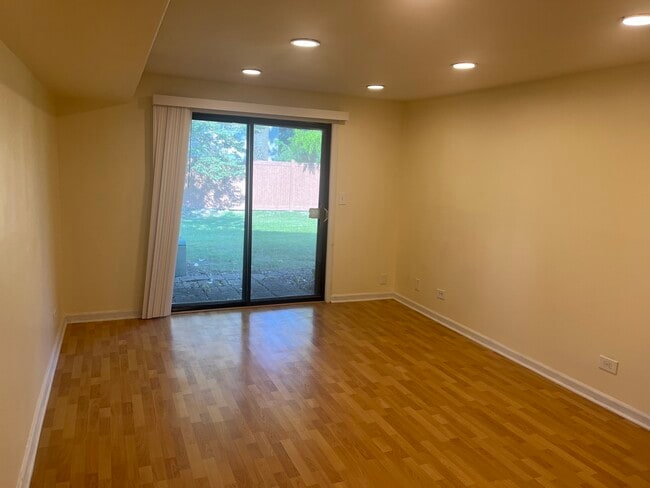 Building Photo - 226 Patuxet Ct