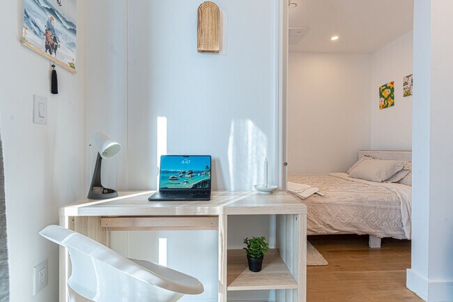 Building Photo - 625 Wilson Ave