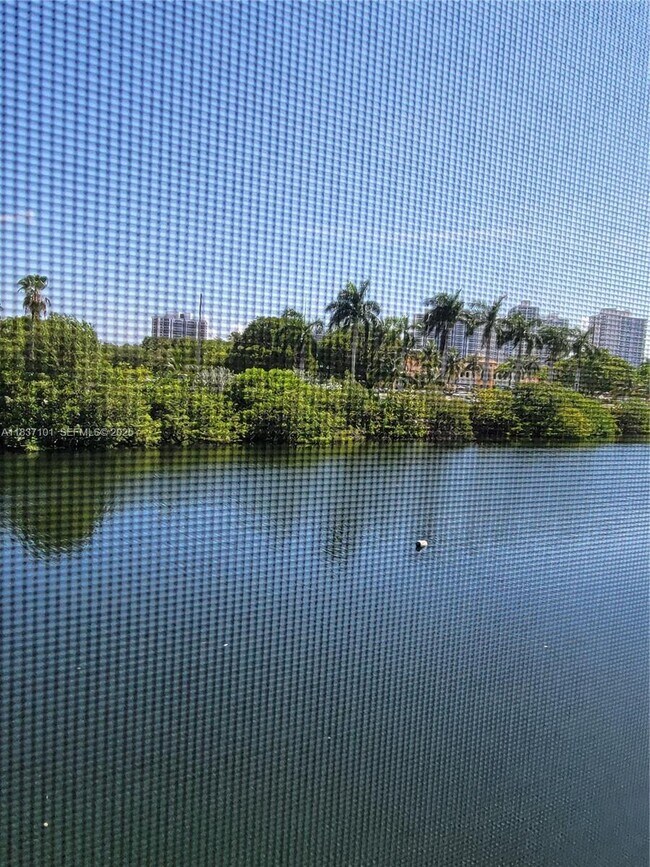 Building Photo - 3401 N Country Club Dr