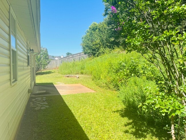 Building Photo - Beautiful 3 bedroom, 2 bathroom home located in Grantville! Must see!