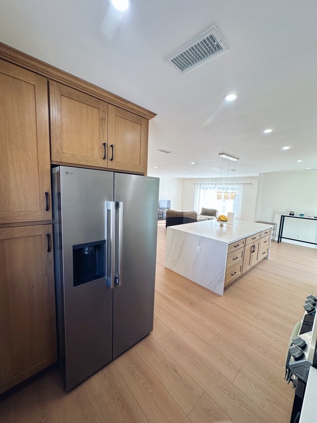 Building Photo - 345 N Broadmoor Ave