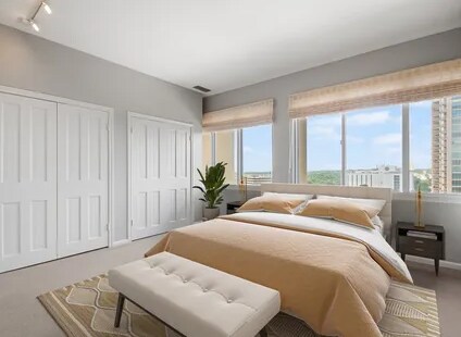 Building Photo - 4001 N New Braunfels Ave