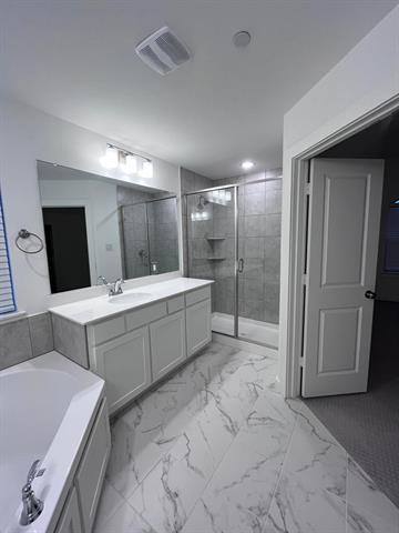 Building Photo - 2789 Majesty Dr