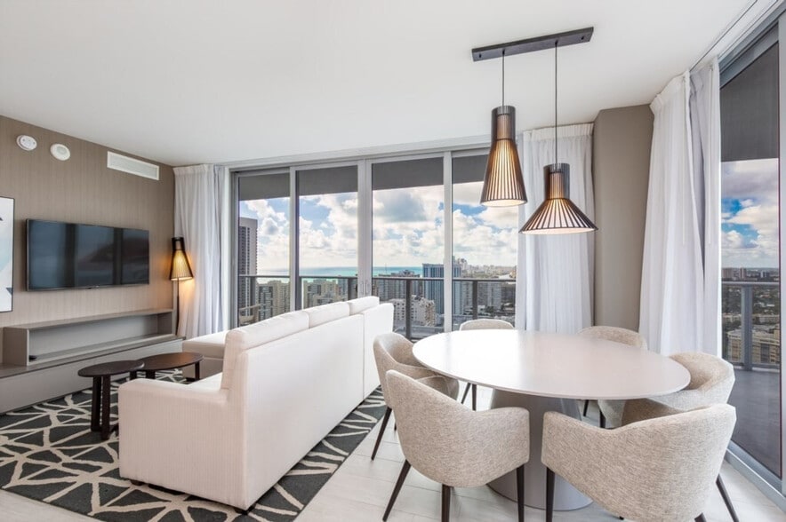 Building Photo - 4112 Jimmy Buffett Mem Hwy