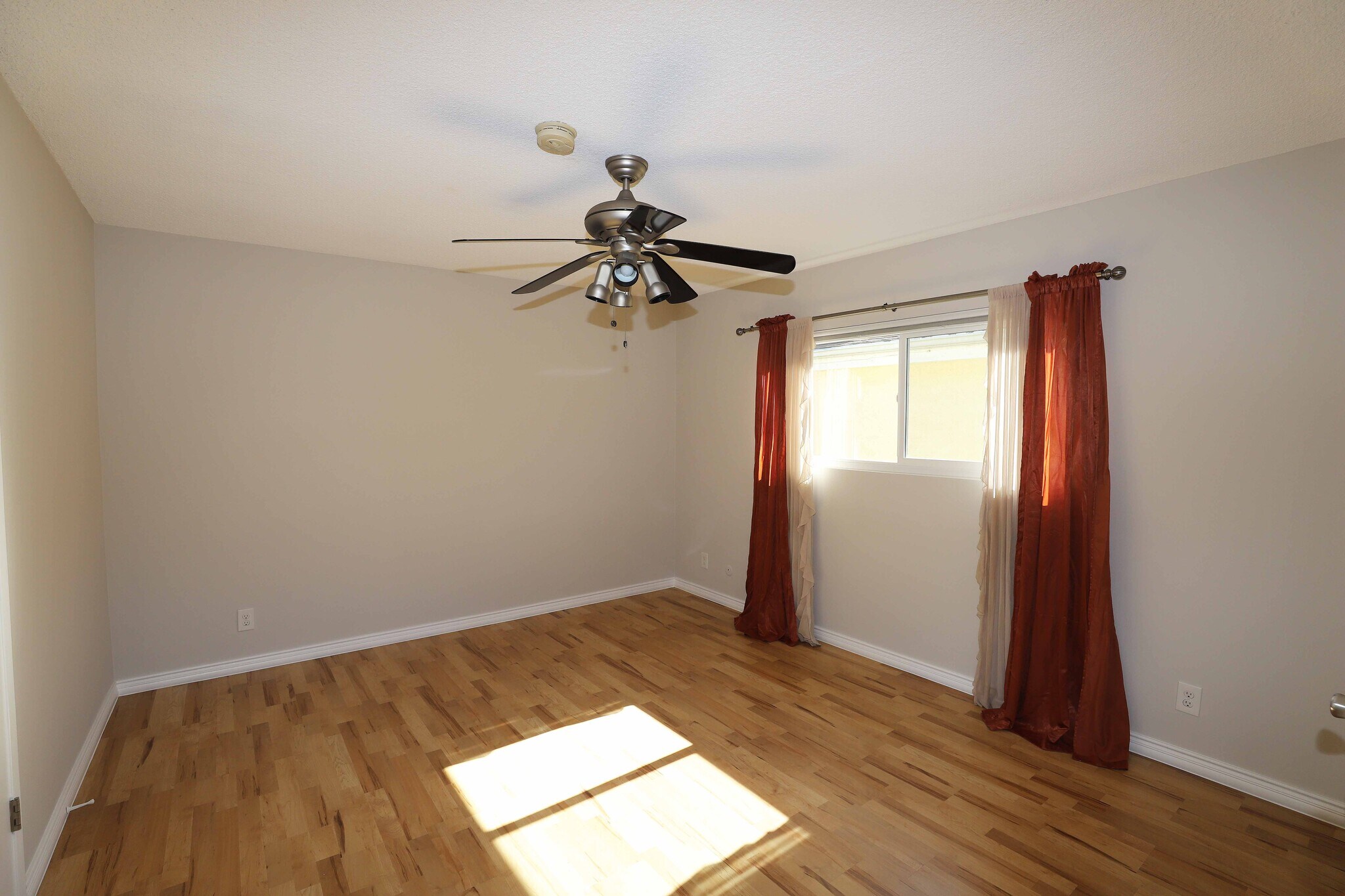 Building Photo - 1025 S Sherbourne Dr