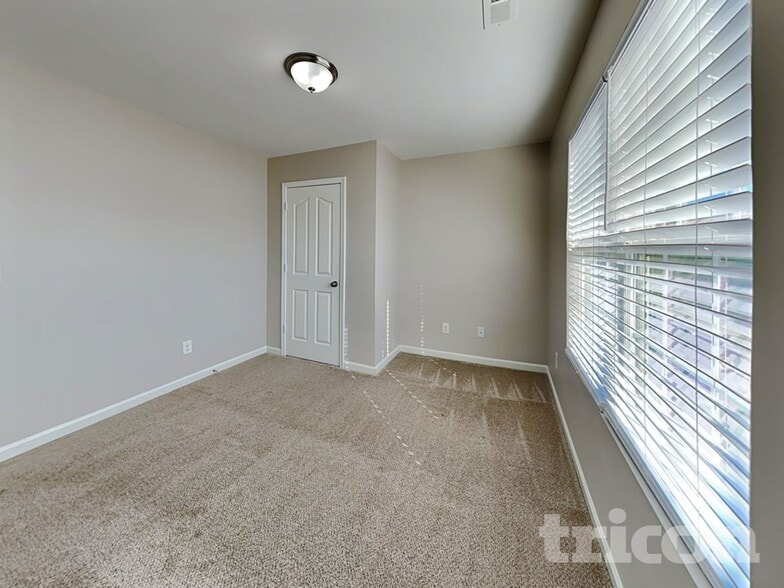 Building Photo - 4748 Brewer Dr