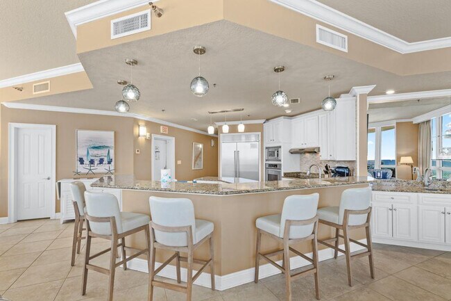 Building Photo - 855 W Beach Blvd