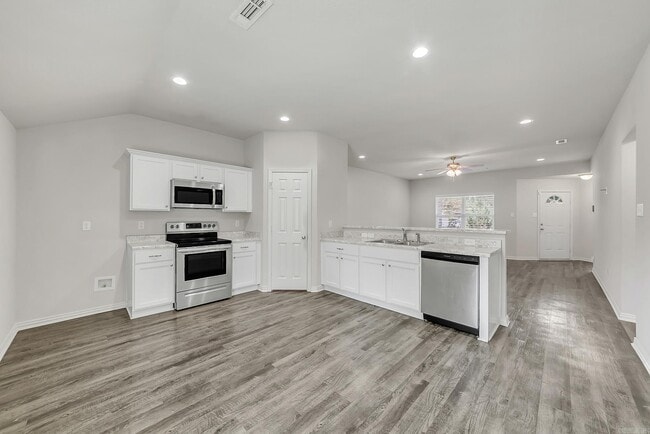 Building Photo - 1604 Lil Larry Dr