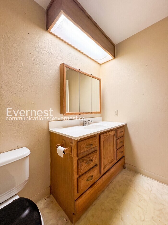 Building Photo - 15128 E Louisiana Dr