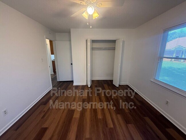 Building Photo - 1100 Chandler Dr
