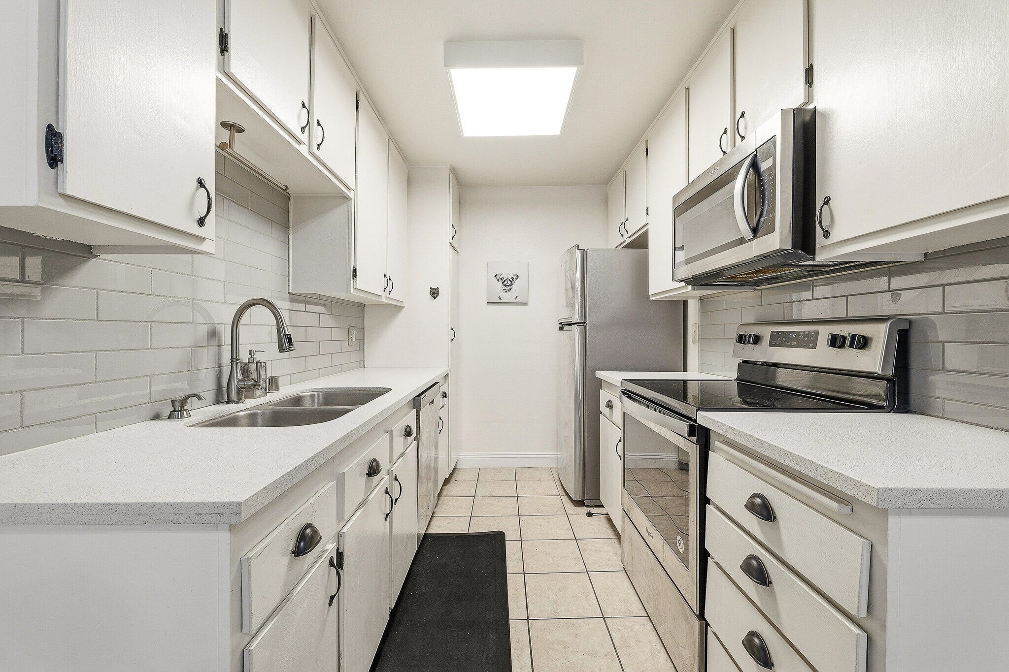 Building Photo - 5460 White Oak Ave