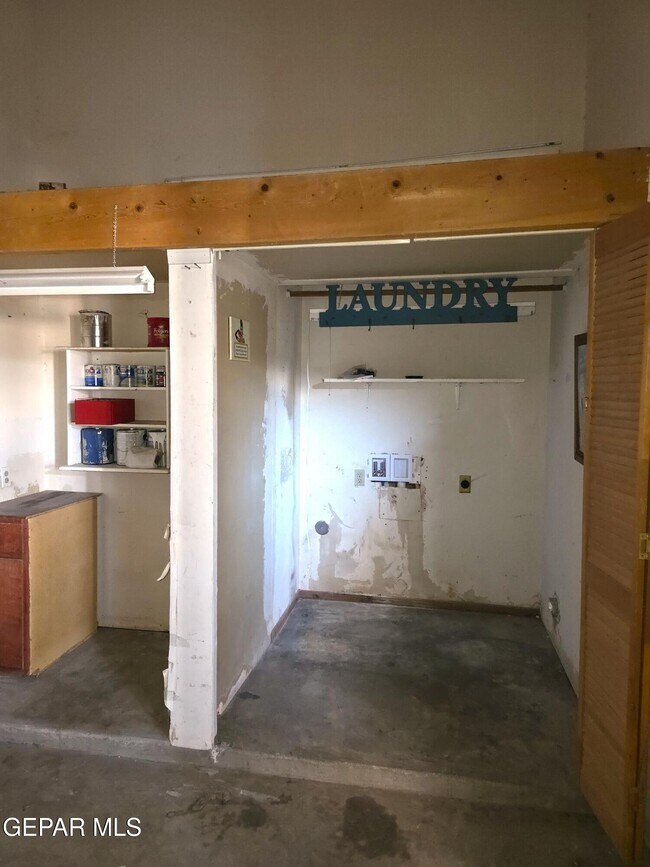Building Photo - 10950 Delafield Dr