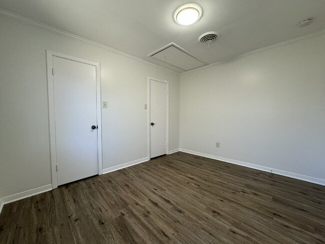 Building Photo - Effortless living at its finest in Conroe....