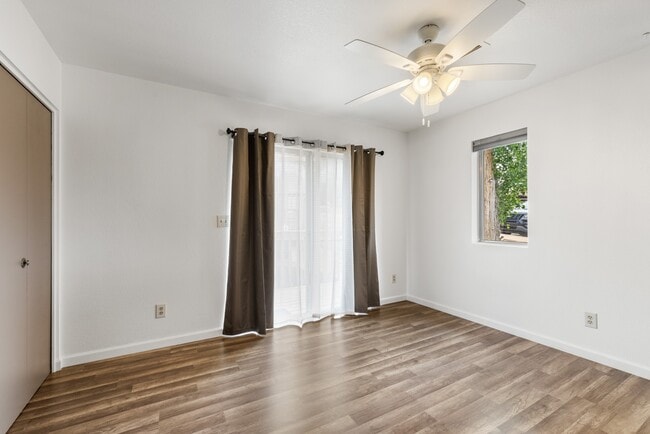 Building Photo - 3171 Shoshone Dr