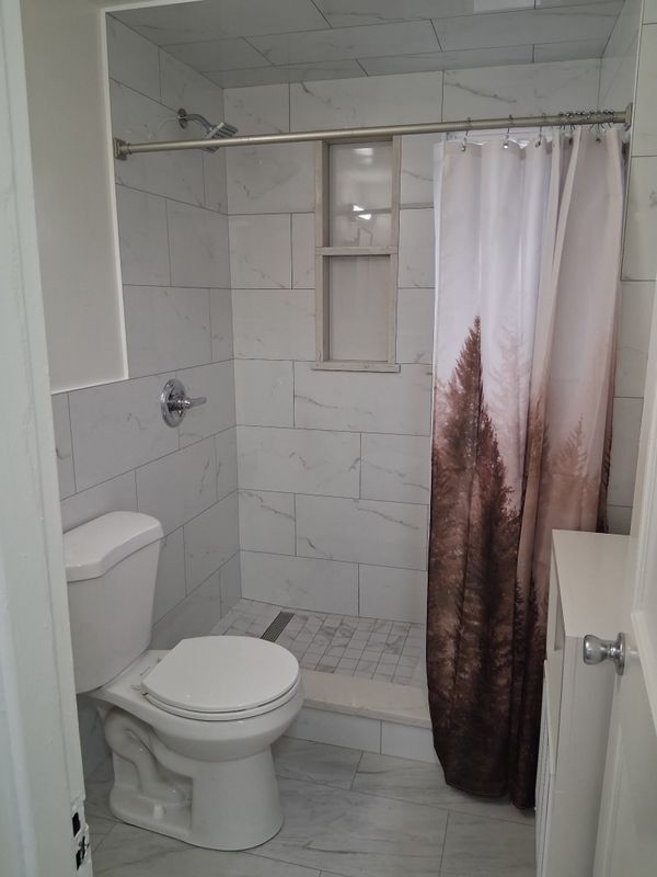 Building Photo - 1537A E St Georges Ave