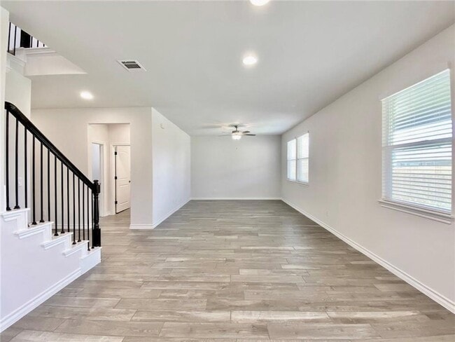 Building Photo - 208 Caisson Trl