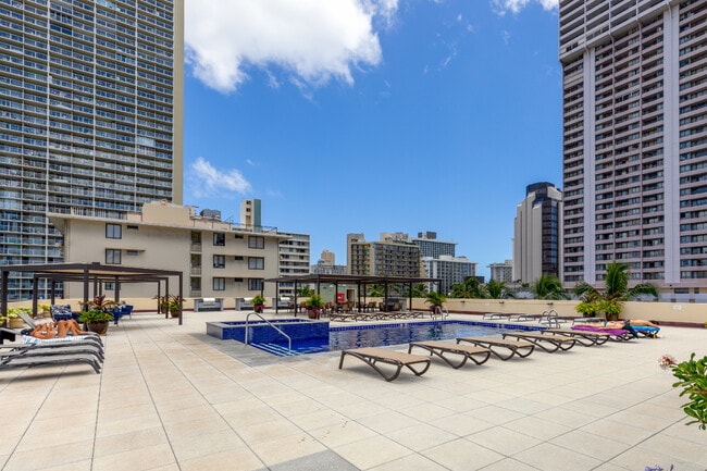 Building Photo - 2211 Ala Wai Blvd