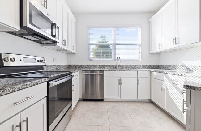Building Photo - 29912 Southwell Ln