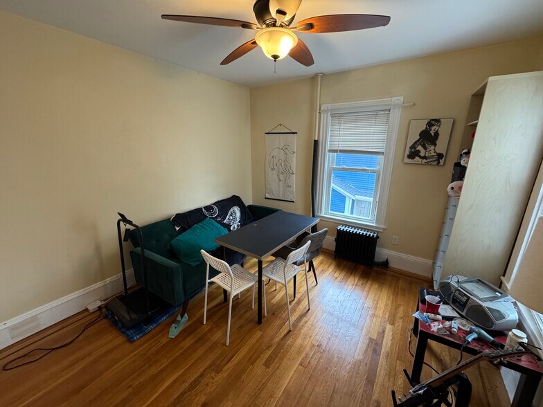 Building Photo - 42 Gorham St
