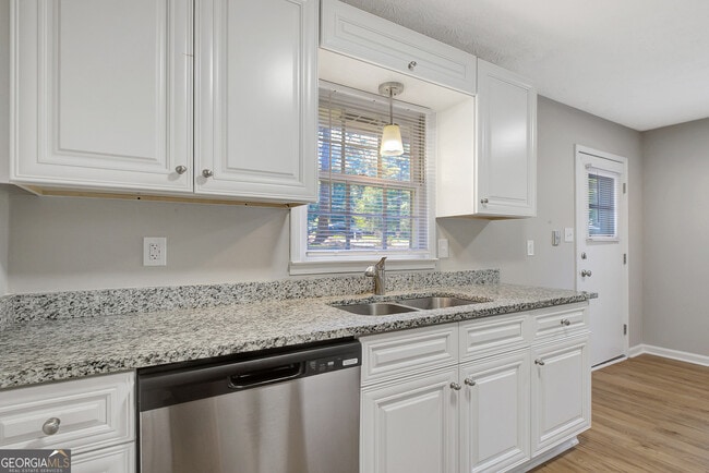 Building Photo - 125 Belle Dr