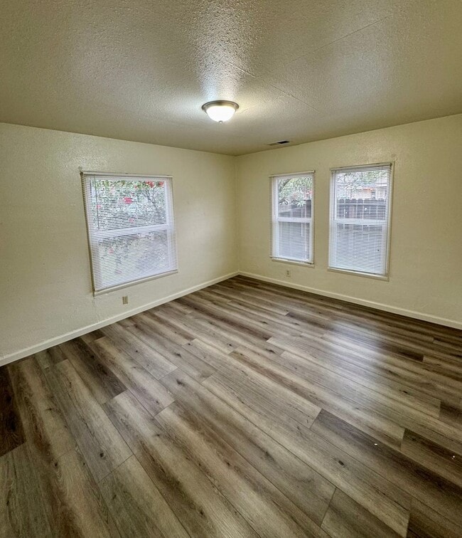 Building Photo - 1119 Citrus Ave