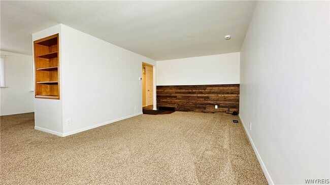 Building Photo - 954 Brighton Rd