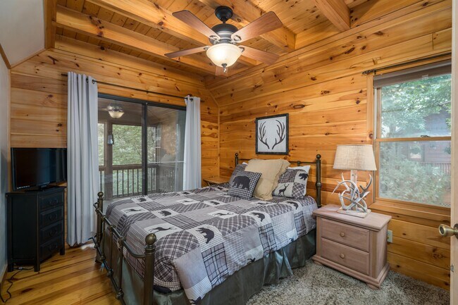Building Photo - 363 Palisade Dr