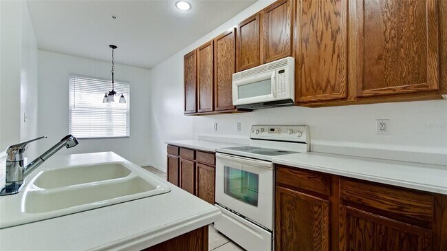 Building Photo - 3497 Parkridge Cir