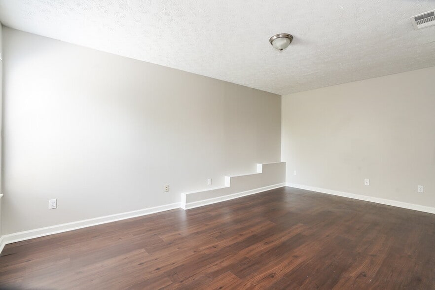 Building Photo - 1207 Cedarbend Dr