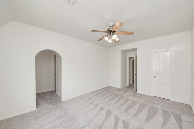 Building Photo - 3811 Parkside Dr