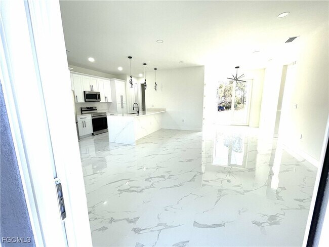 Building Photo - 1901 East 13th Street