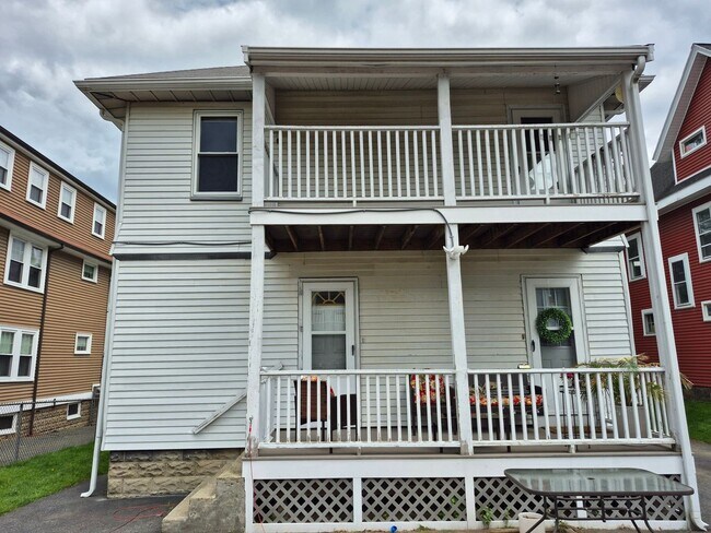 Building Photo - Nice 3 bed in Watertown