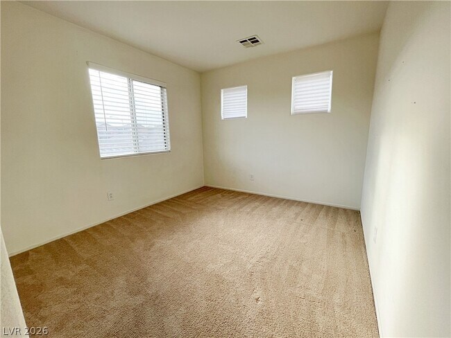 Building Photo - 2825 Woodland Park Ave