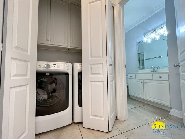 Building Photo - Beautiful Partially Furnished Condo in Downtown Fort Walton Beach!