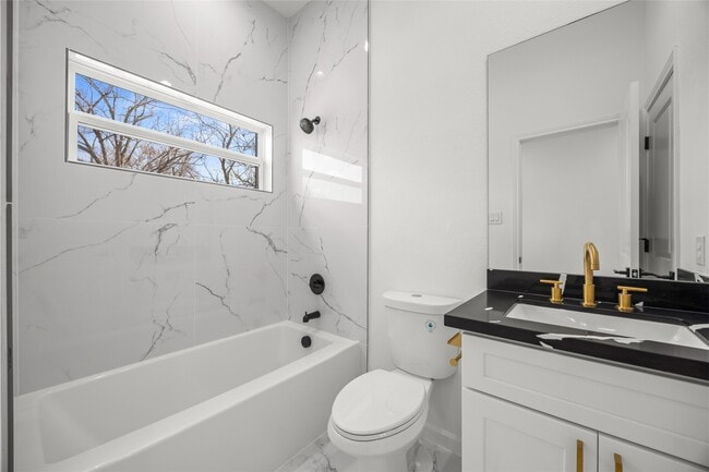 Building Photo - 5110 Westover St