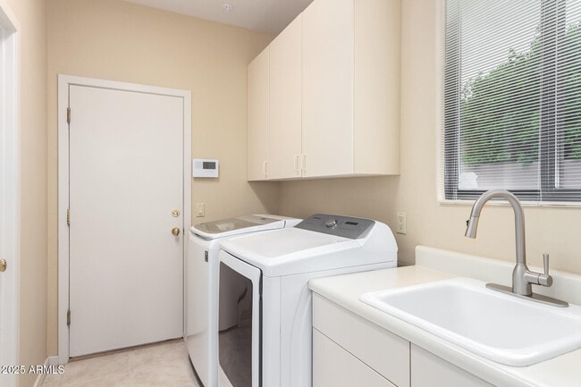 Building Photo - 34748 N 93rd Pl