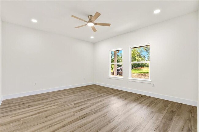 Building Photo - 109 Clear Spring St