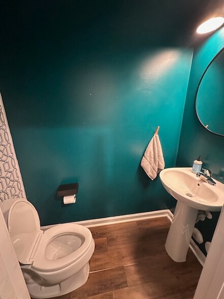 Building Photo - 5505 Noble Ave