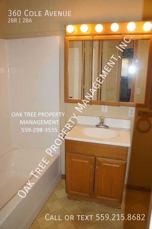 Building Photo - 360 Cole Ave