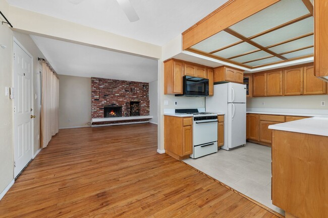 Building Photo - 1231 Evilo St