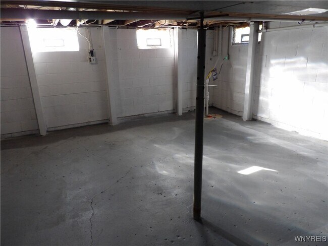 Building Photo - 10332 Transit Rd