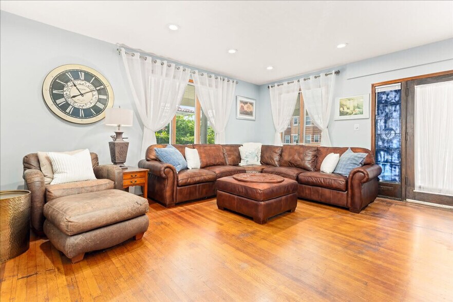 Building Photo - 27 S Oakland Ave