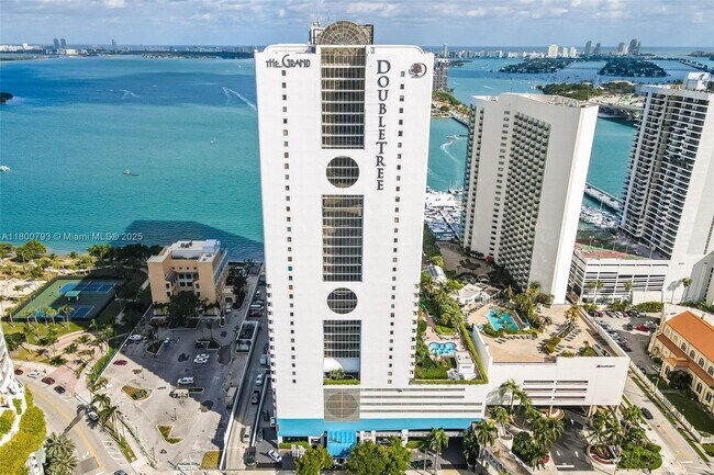 Building Photo - 1717 N Bayshore Dr