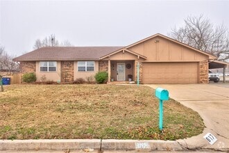 Building Photo - 617 SW 25th Pl