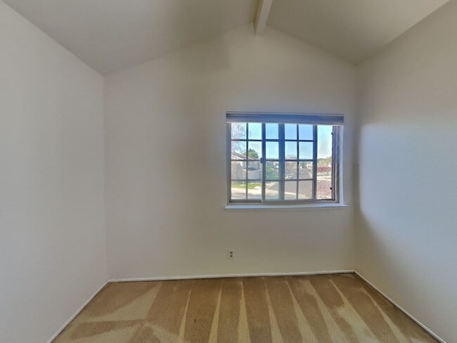 Building Photo - Spacious 4/2.5 Two-Story Home in Martinez Available Now!