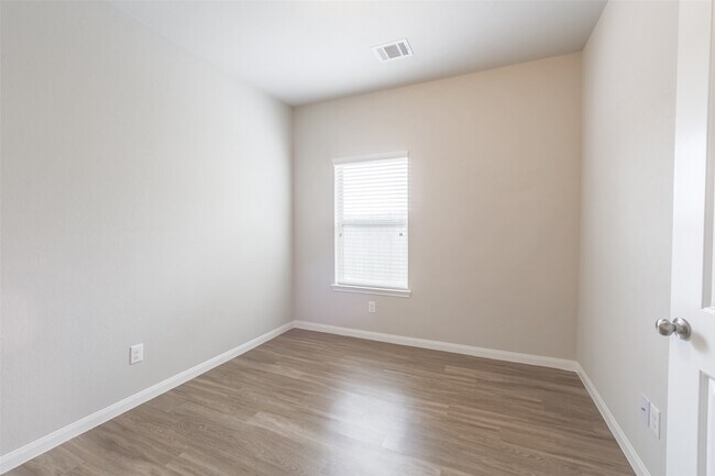 Building Photo - 3727 Bright Moon Ct