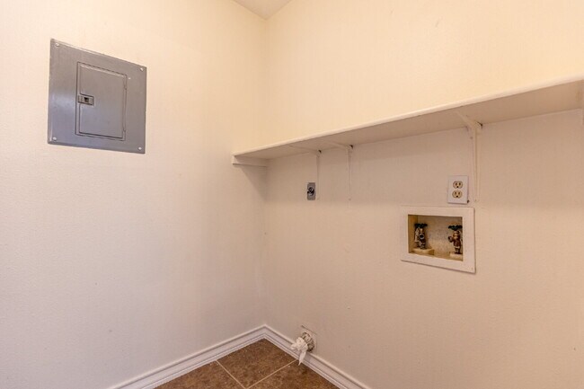 Building Photo - 9647 Barbwire