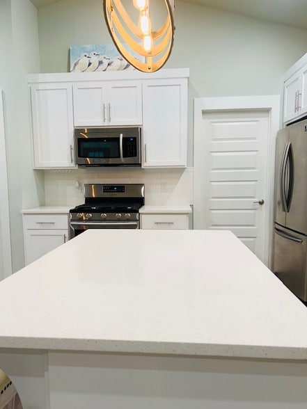 Building Photo - 2071 W Romana St