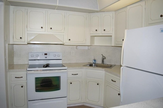 Building Photo - 5200 NE 24th Terrace