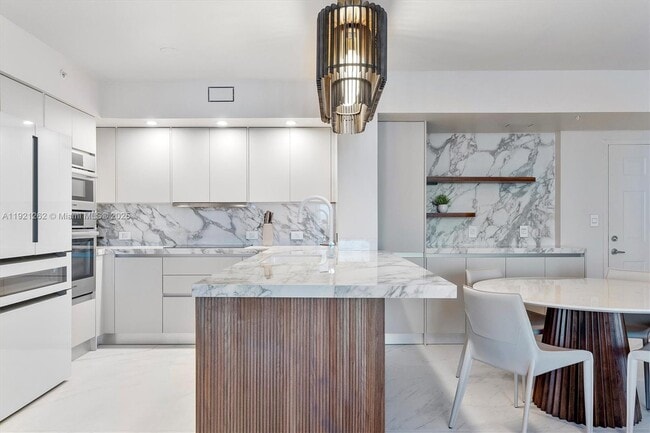 Building Photo - 2080 S Ocean Dr